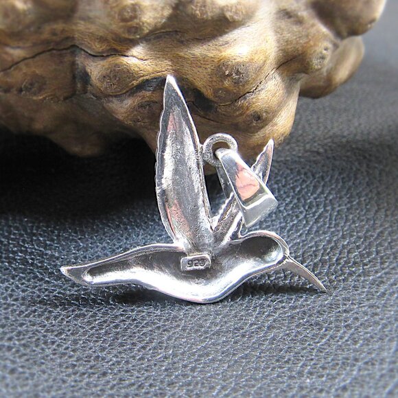 Solid 925 Sterling Silver Flying Hummingbird Pendant - Bird & Nature Lover Gift - Picture 3 of 10